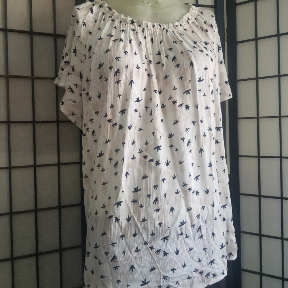 Nwot susina boho short sleeve floral printed top